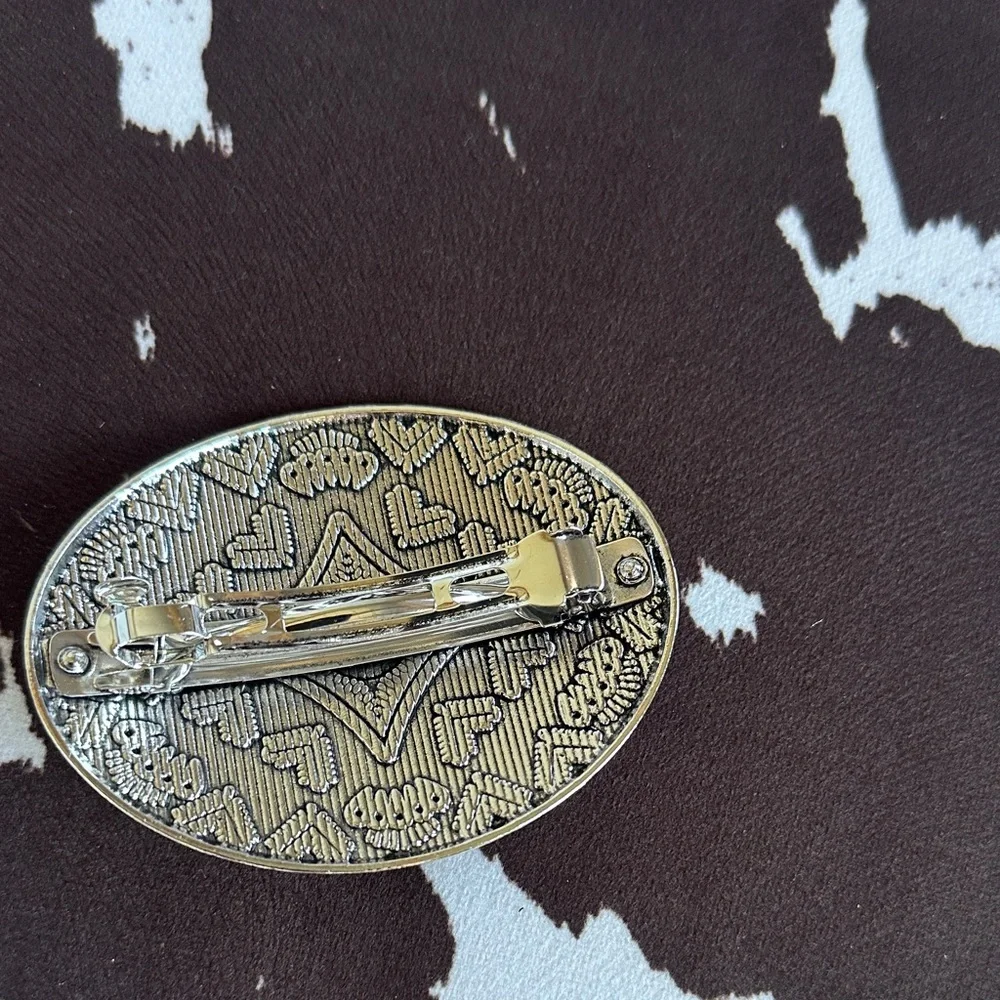 Antique-Style Oval Silver-Tone Western Concho Pin